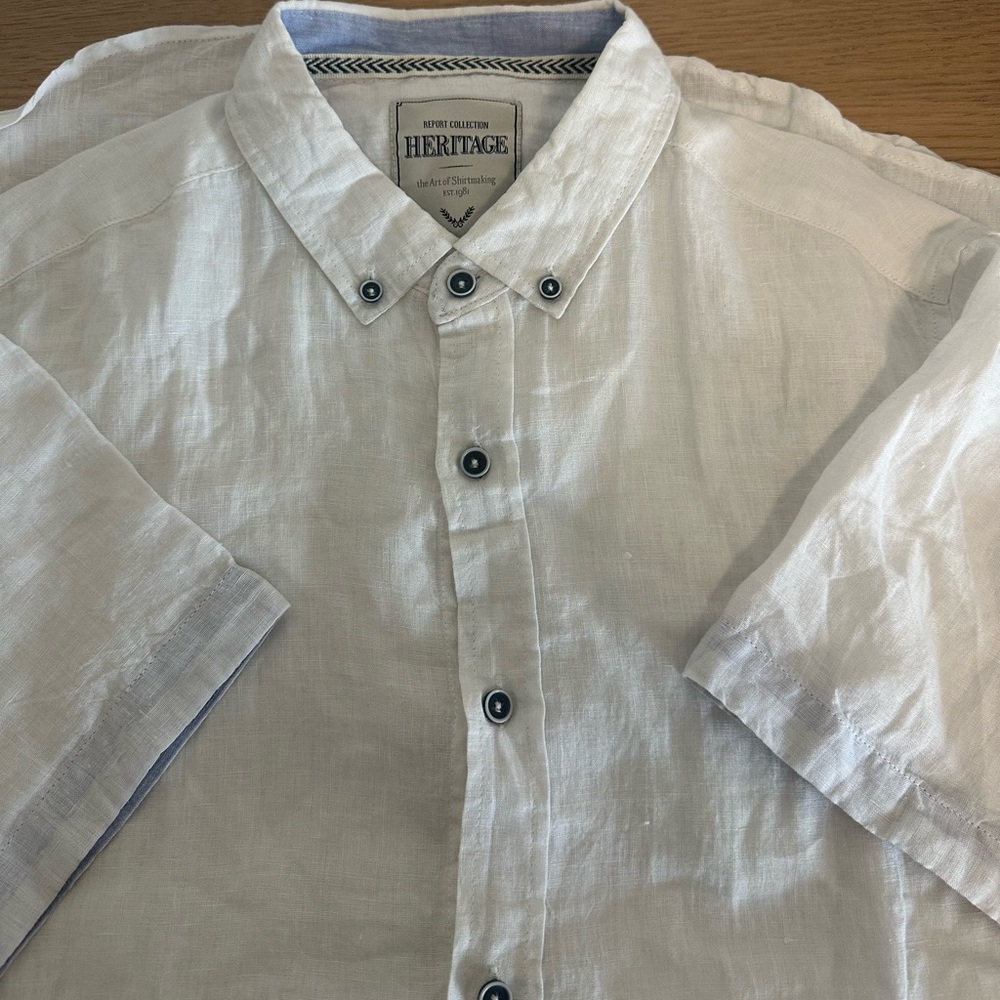White shirt sleeve short